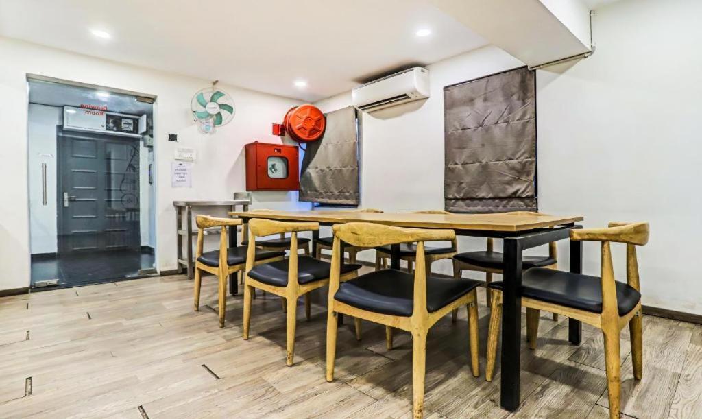 Hotel Orient Avenue Нагпур Екстериор снимка
