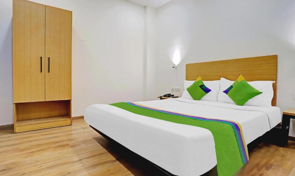 Hotel Orient Avenue Нагпур Екстериор снимка