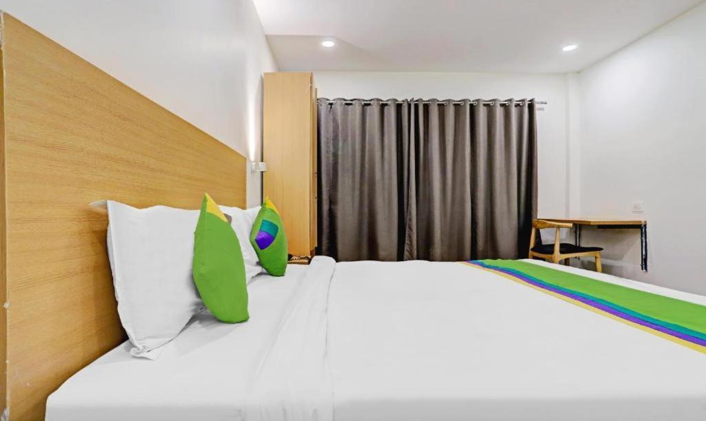 Hotel Orient Avenue Нагпур Екстериор снимка