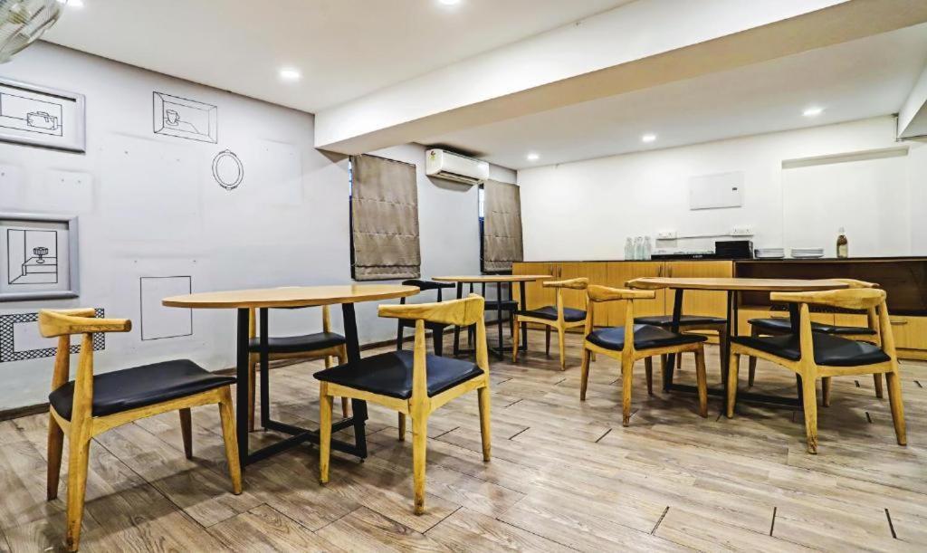 Hotel Orient Avenue Нагпур Екстериор снимка