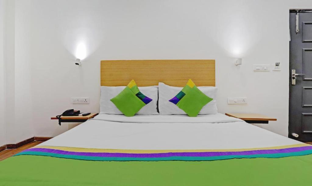 Hotel Orient Avenue Нагпур Екстериор снимка